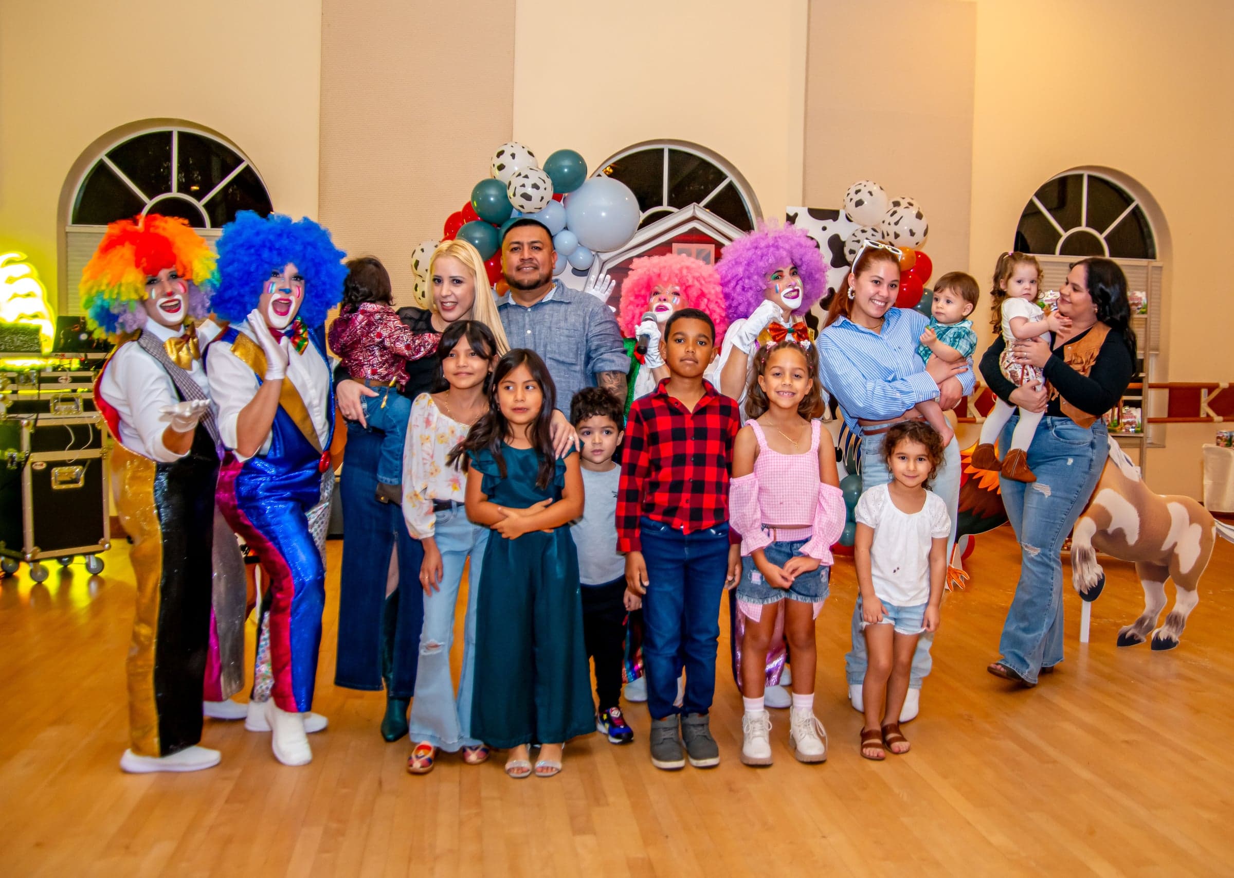 Kids birthday party with entertainers, Southwest Florida