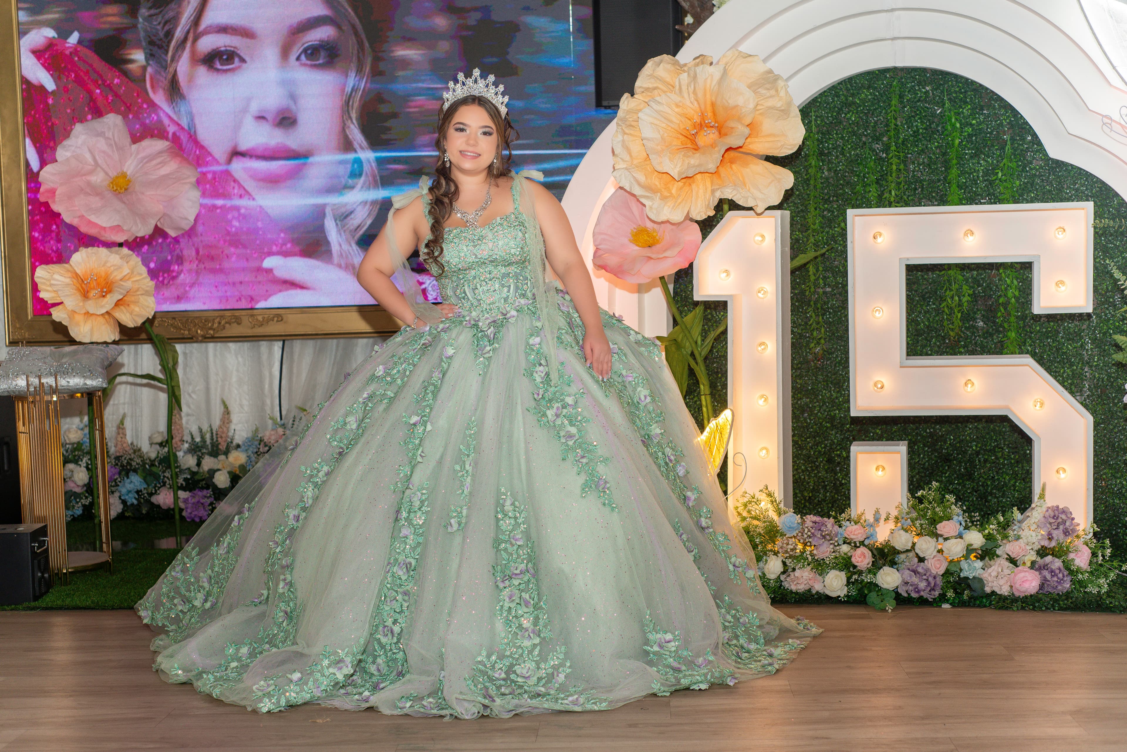 Quinceañera portrait with family, Fort Myers FL